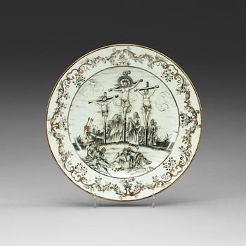 A 'European Subject' grisaille dish with a biblical scene, Qing dynasty, Qianlong (1736-1795).