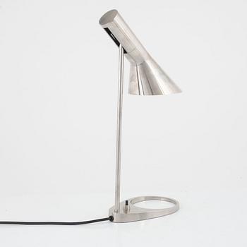 Arne Jacobsen, bordslampa, "AJ", Louis Poulsen, Danmark.