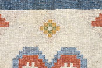 Erik Lundberg, a carpet 'Lister' flat weave c. 206 x 138 cm Vävaregården Eringsboda signed V.
