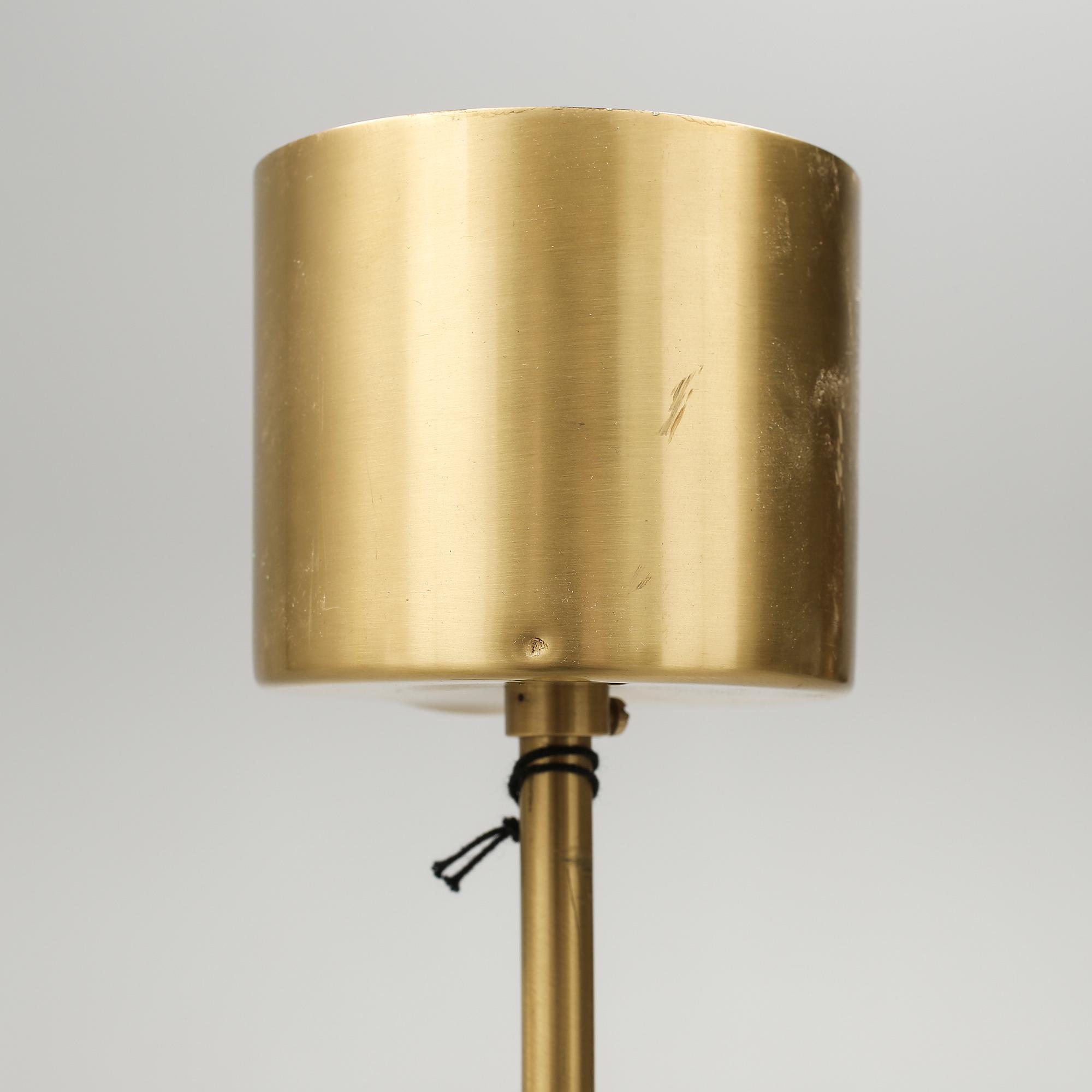 TAKLAMPA, Hans Agne Jacobsson, Markaryd, 1900-talets andra hälft. Höjd ca 85 cm.