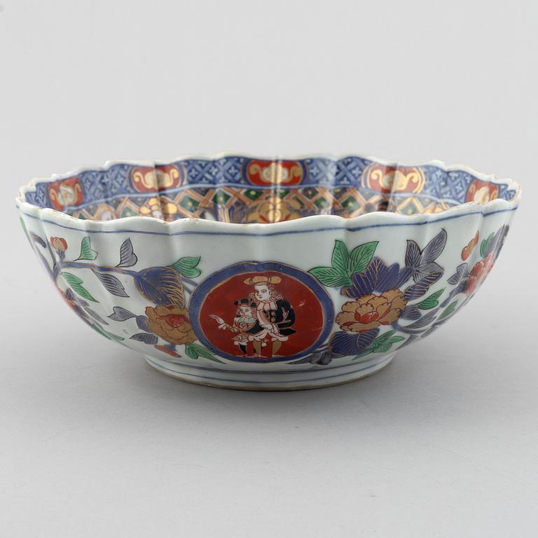 An "Black Ship" namtan porcelain bowl, Japan, Meiji/early 20th century.