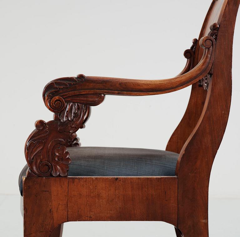 KARMSTOLAR, ett par, empire, Ryssland/Baltikum, 1800-talets första hälft.