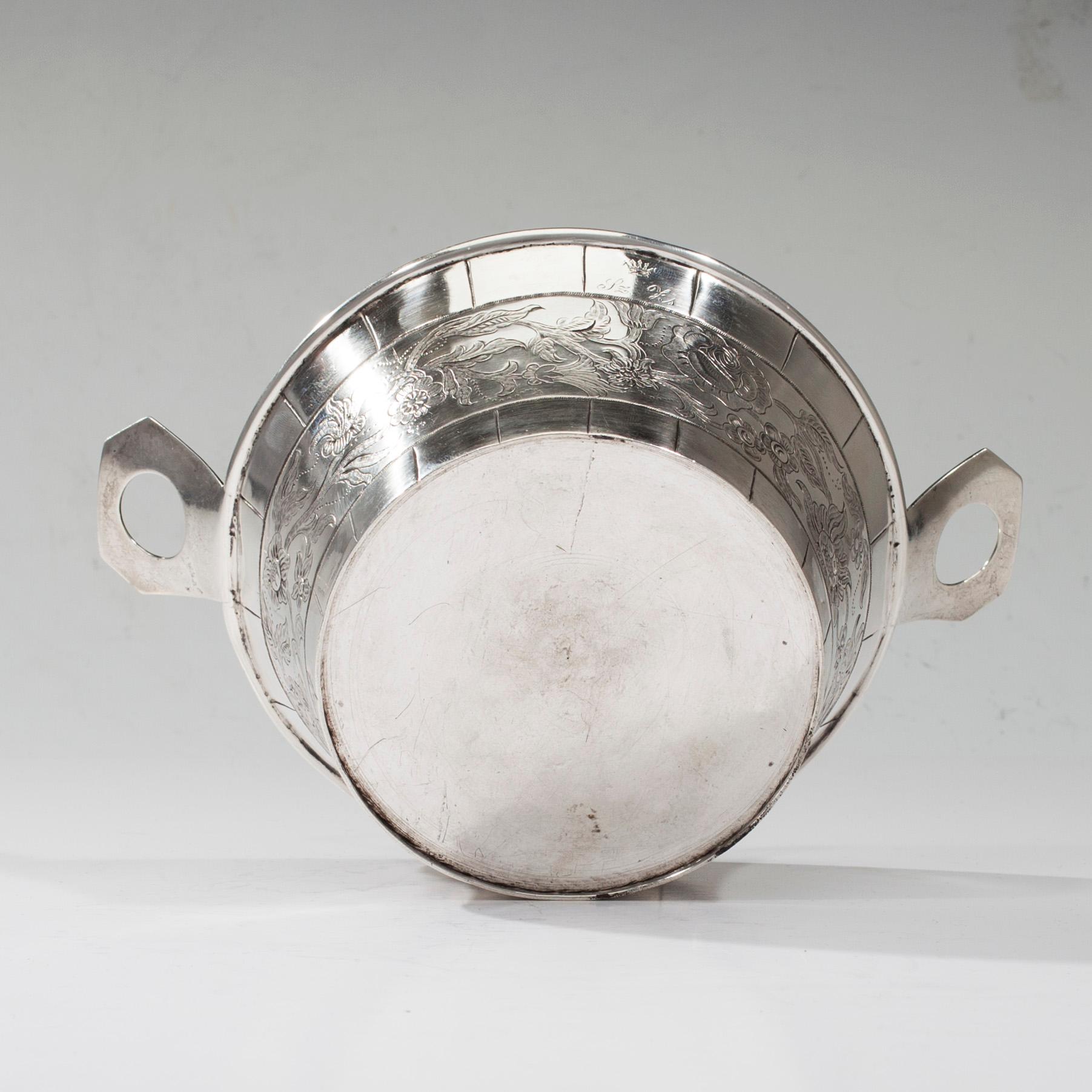 SKÅL, silver, Österrike-Ungern 1845. Vikt 258,7 g.
