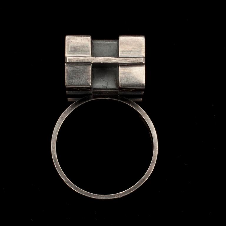 RING, silver, Elis Kauppi, Kupittaan Kulta, Åbo 1968. Vikt ca 9,7 g.
