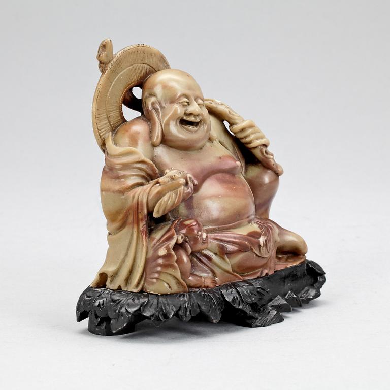 BUDDHAFIGURIN, soapstone, ostasien, 1900-tal.