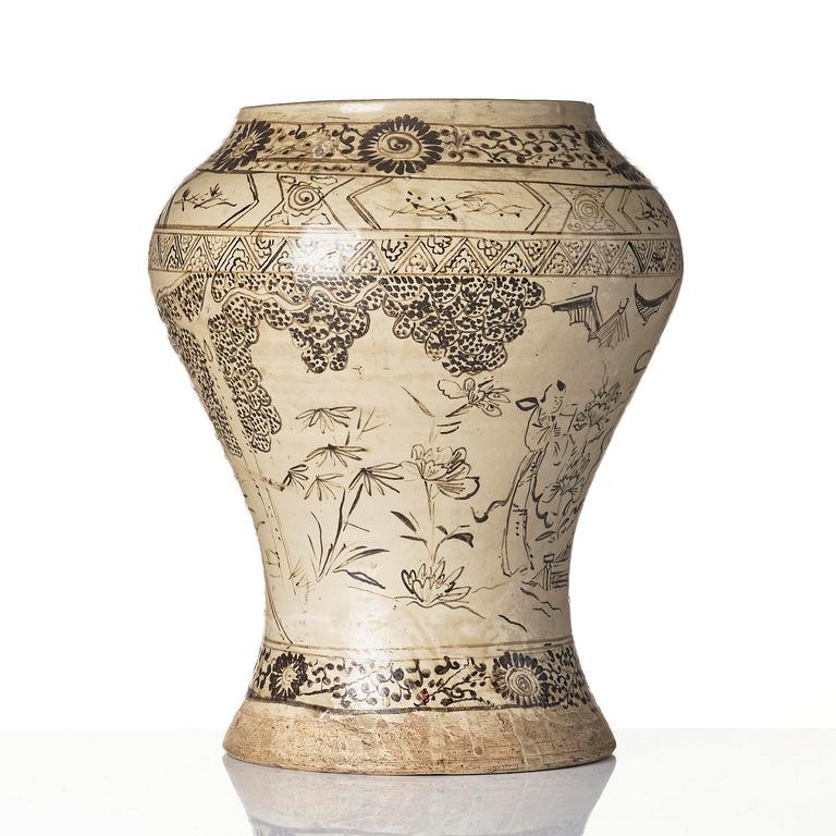 A large chizhou painted jar, Ming dynasty (1368-1644).