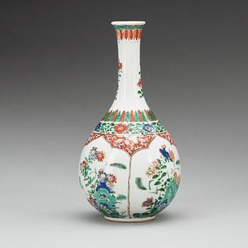 A famille verte vase, Qing dynasty, Kangxi (1662-1722).