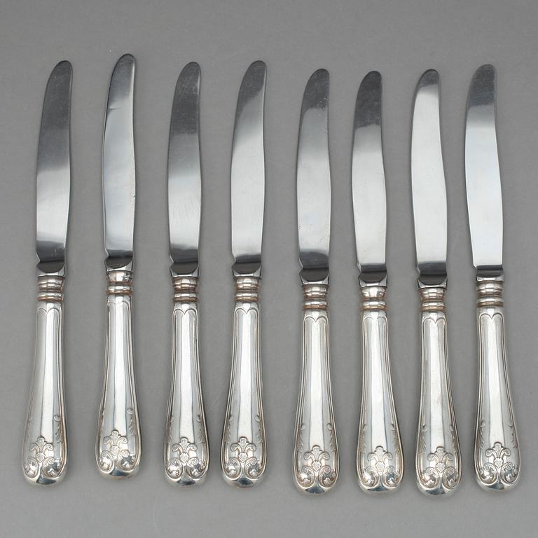 BORDSKNIVAR, 8 st, silver, gammalfransk modell, 1900-talets senare del. 735 gram inkl rostfria blad.