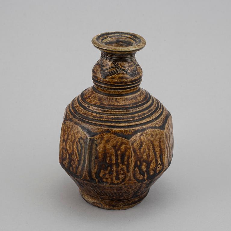 Two South East Asian vases, 19th/20th Century.