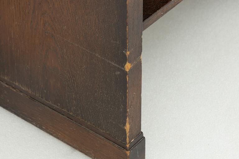 Hall furniture consisting of a chest of drawers and a mirror, first half of the 20th Century.