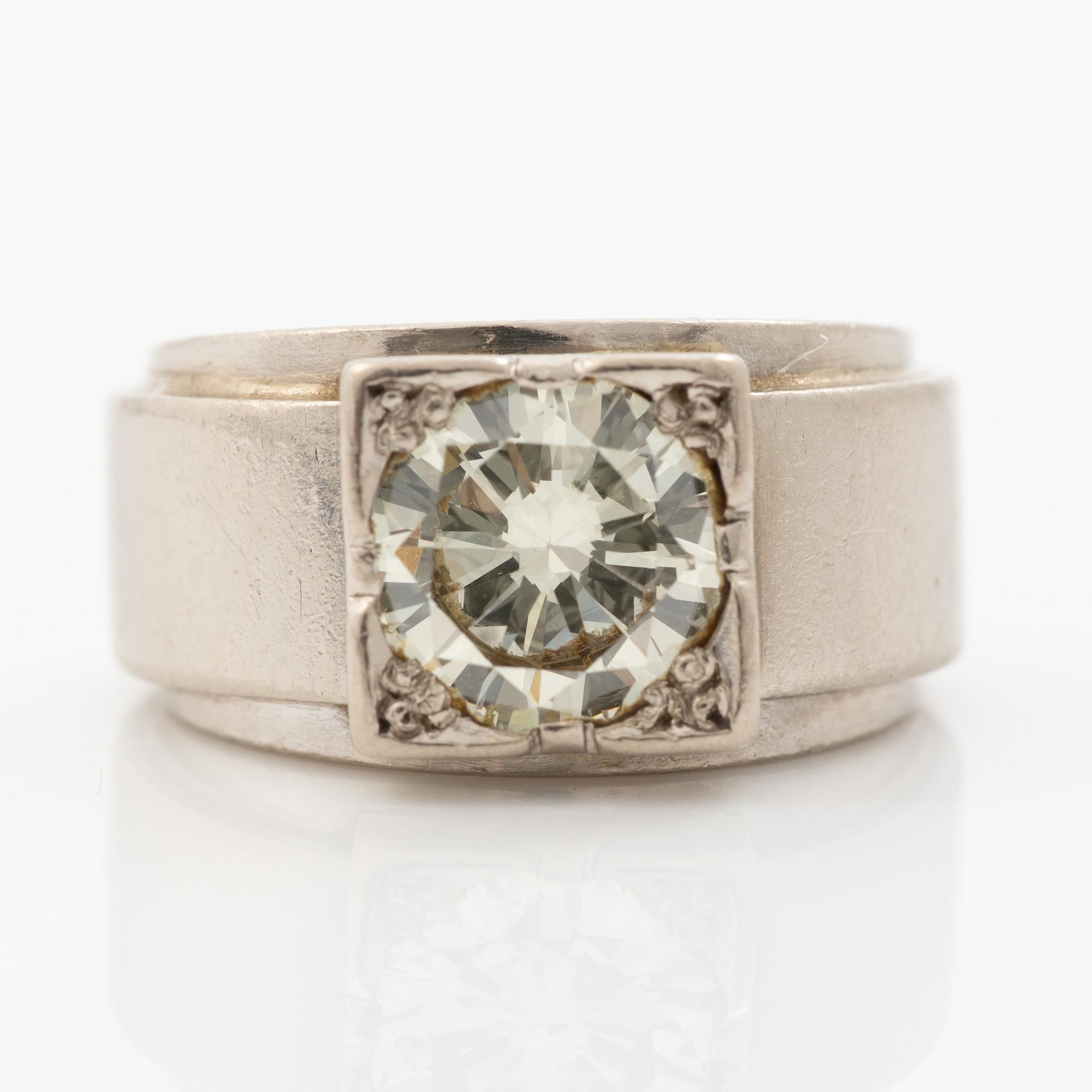 Ring, 18K white gold with a brilliant-cut diamond weighing 1.52 ct.