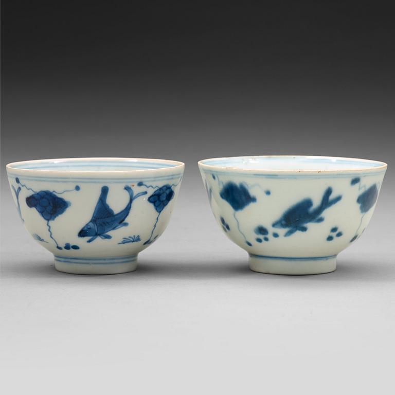 Two blue and white bowls, Ming dynasty, Wanli (1572-1620).