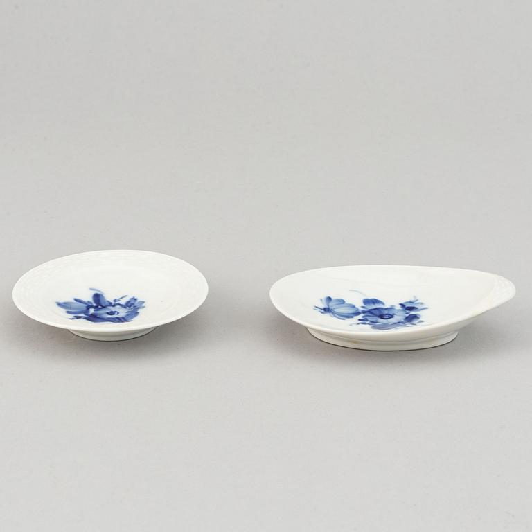 A 75 pcs Royal Copenhagen "Blå Blomst" porcelain part coffee service.