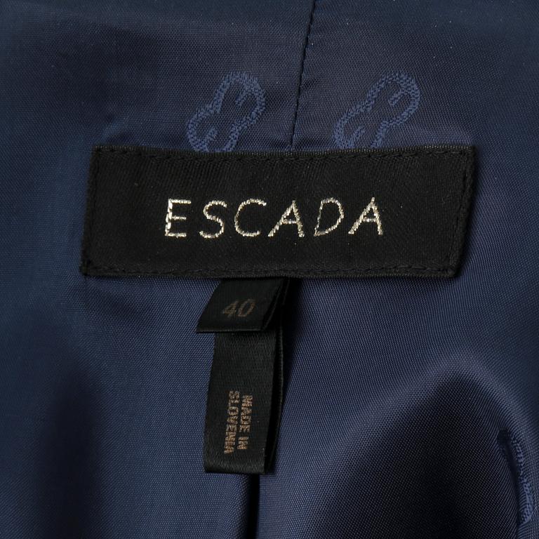 KAVAJ, Escada.