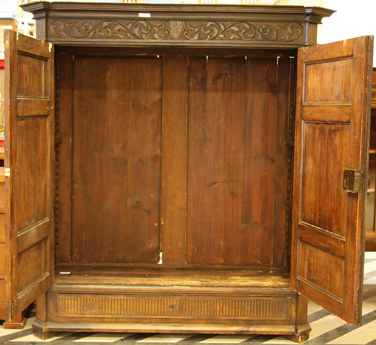 SALSSKÅP, 1800-tal, barockstil.