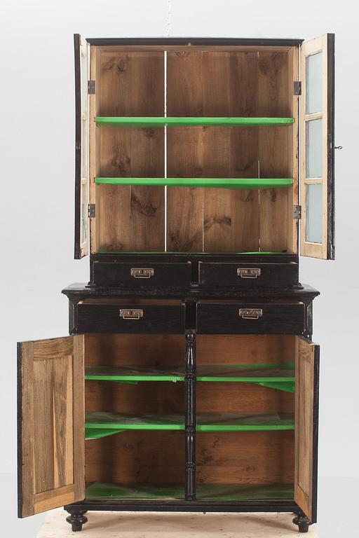 VITRINSKÅP, 1800-tal.