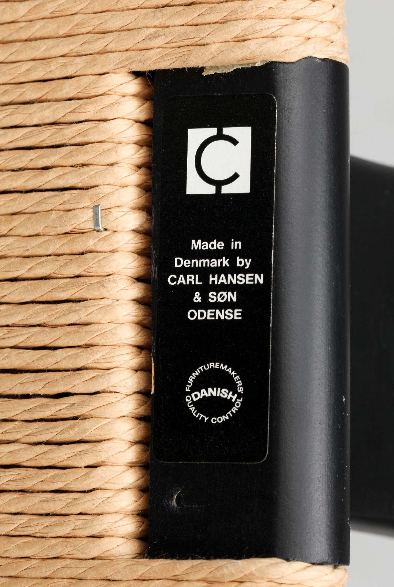 KARMSTOL. "Y-stolen". Hans Wegner för Carl Hansen & son, Odense.