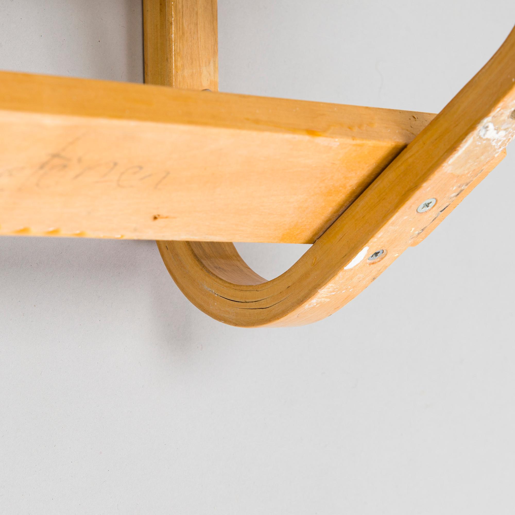 Alvar Aalto, klädhängare, O.Y. Huonekalu- ja Rakennustyötehdas A.B. 1950-tal.