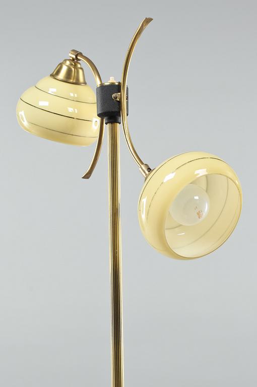 GOLVLAMPA, 1900-talets mitt.
