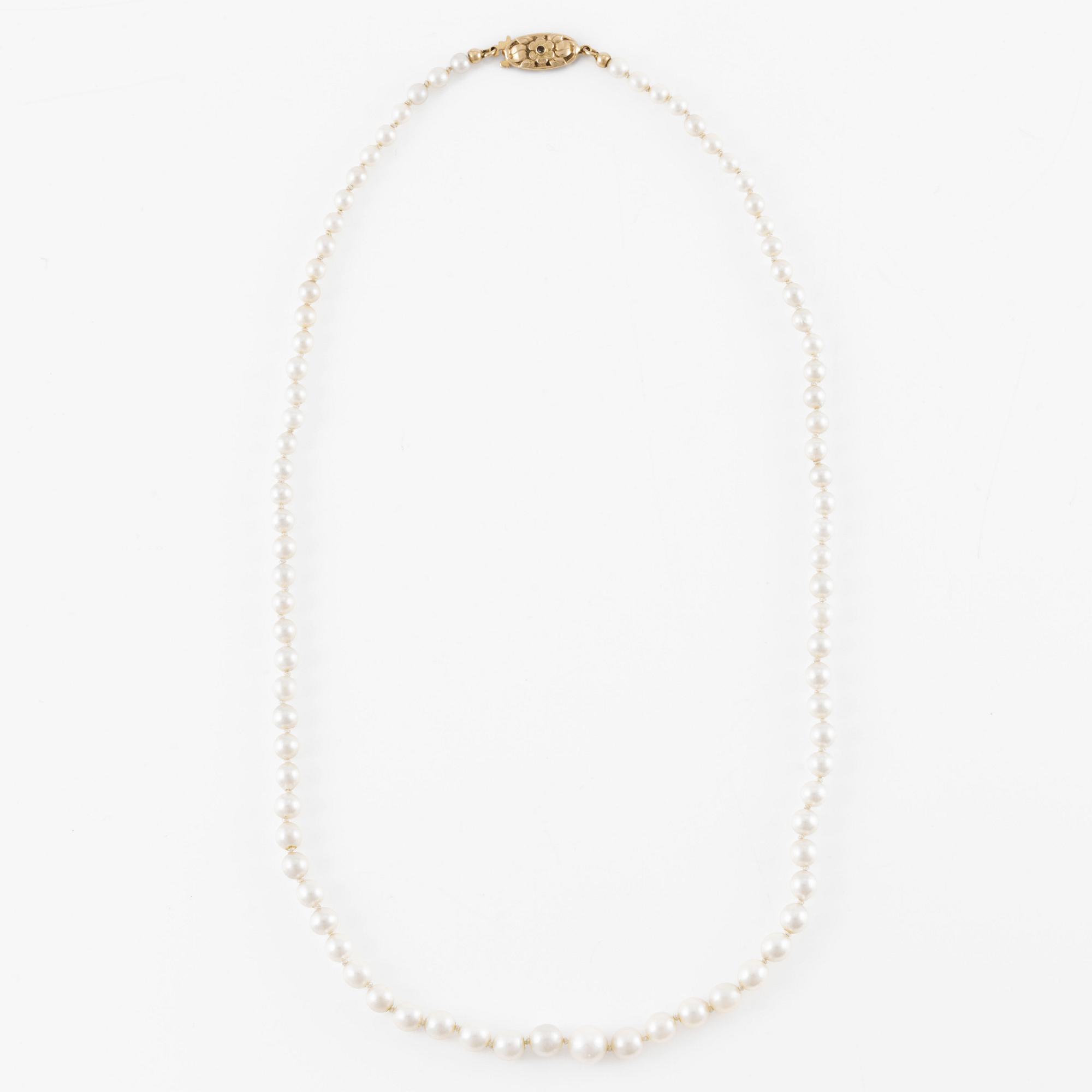 Pärlcollier, doserat med odlade pärlor, med lås i 18K guld.