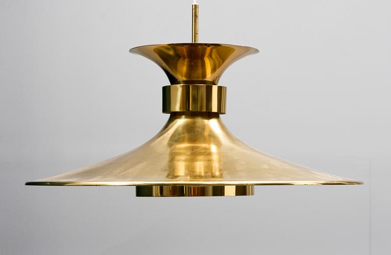 TAKLAMPA, Boréns, Borås. Diam 63.