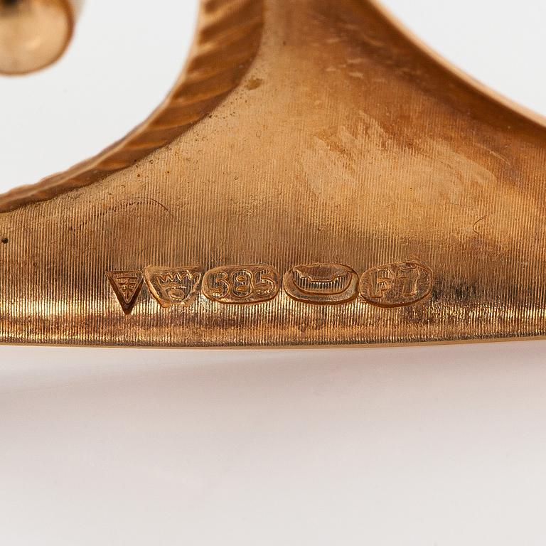 Brosch, odlad pärla, 14K guld, Tillander, Helsingfors 1959.
