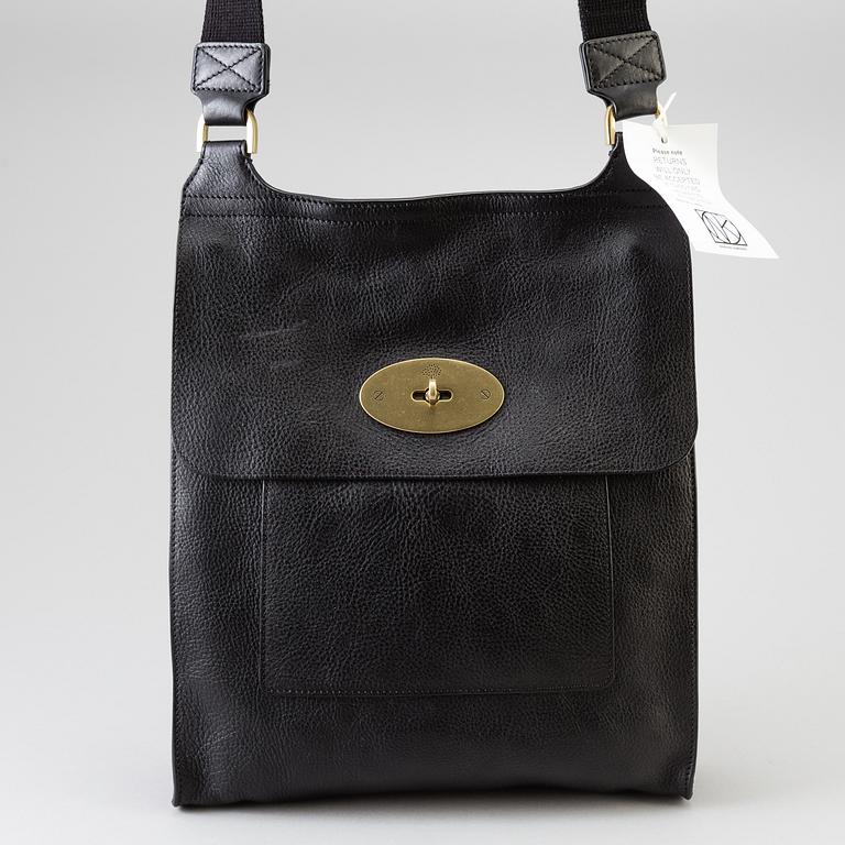 A Mulberry "Anthony Messenger Black" shoulder bag.