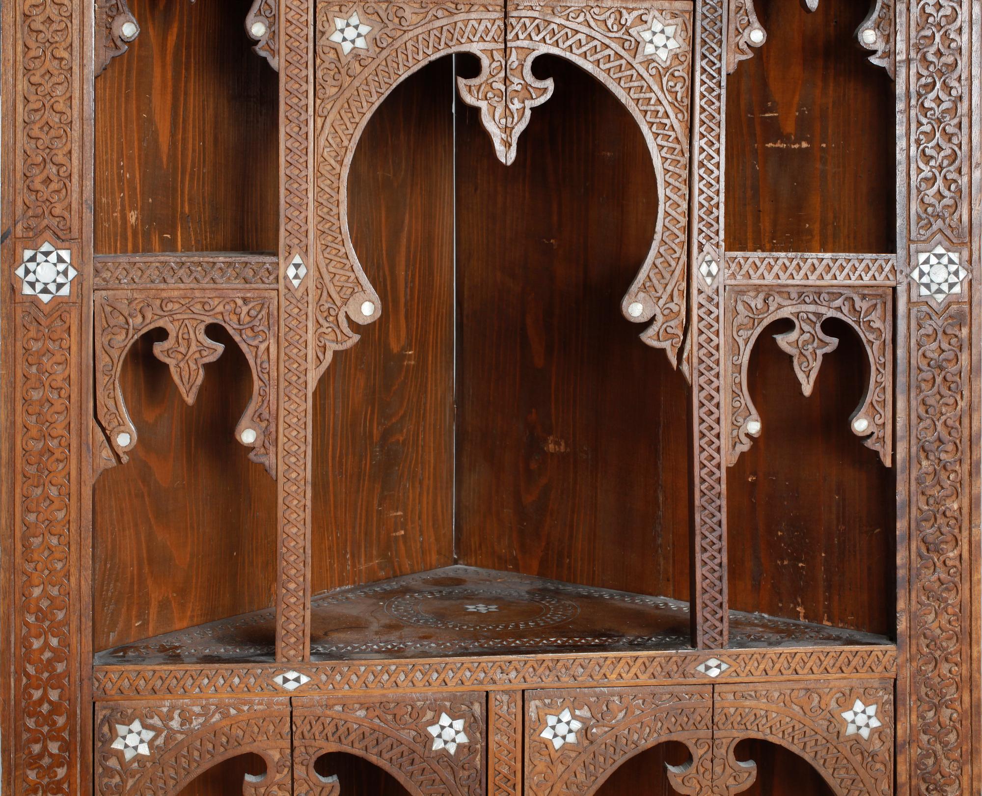 HYLLA, orientalisk, 1800/1900-tal.
