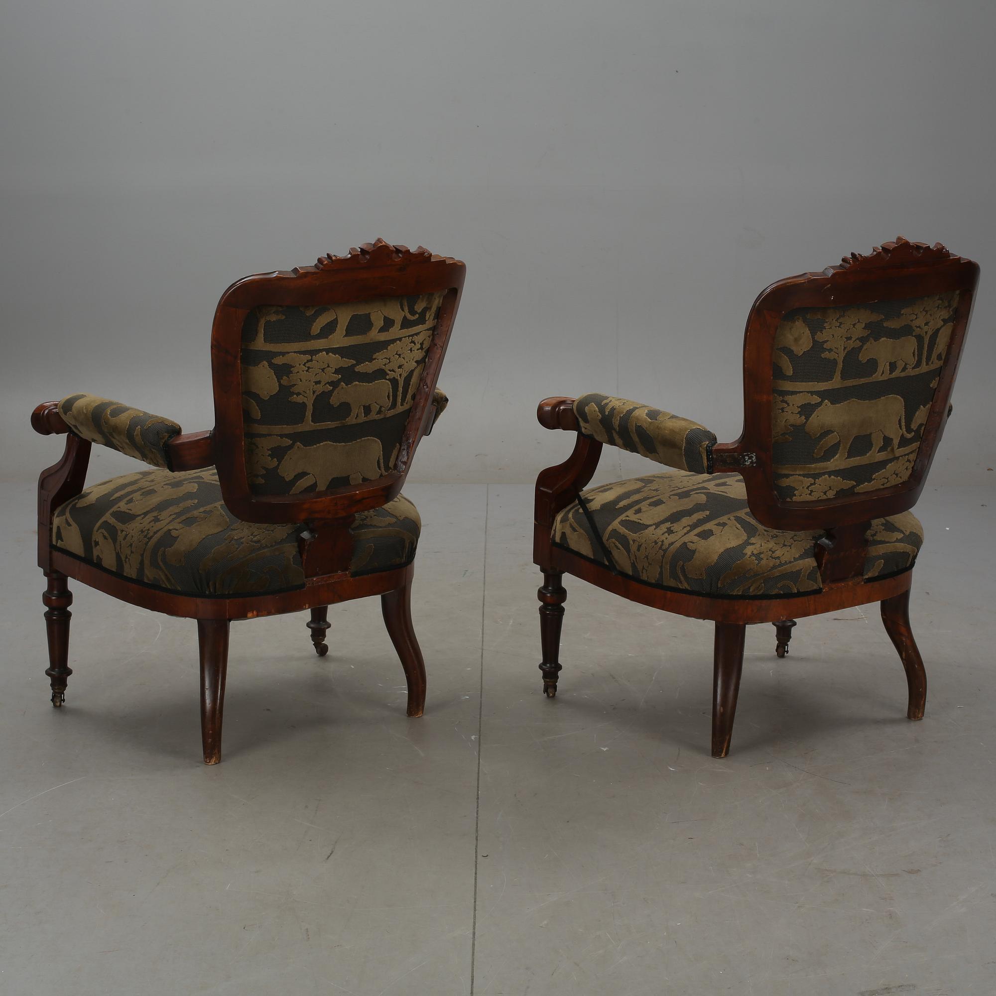 KARMSTOLAR, ett par, 1800-talets slut.