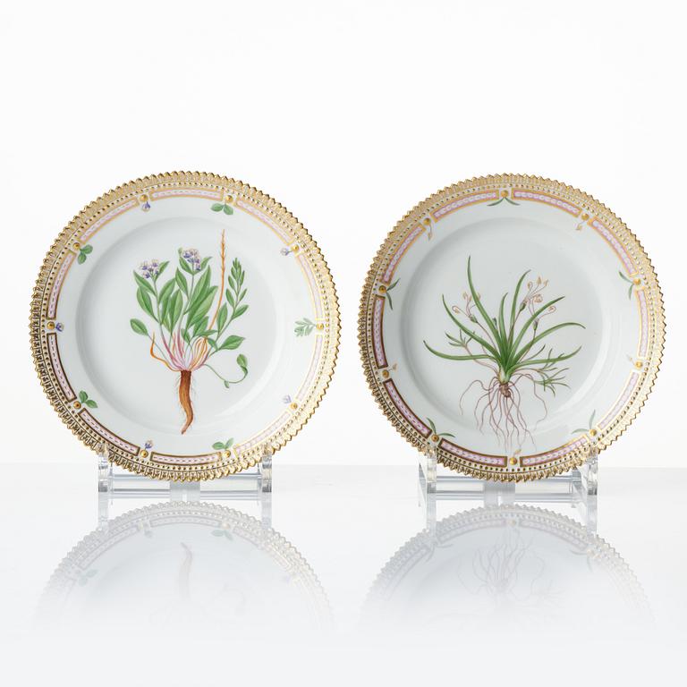 A set of 12 Royal Copenhagen 'Flora Danica' dishes, Denmark, 20th century.