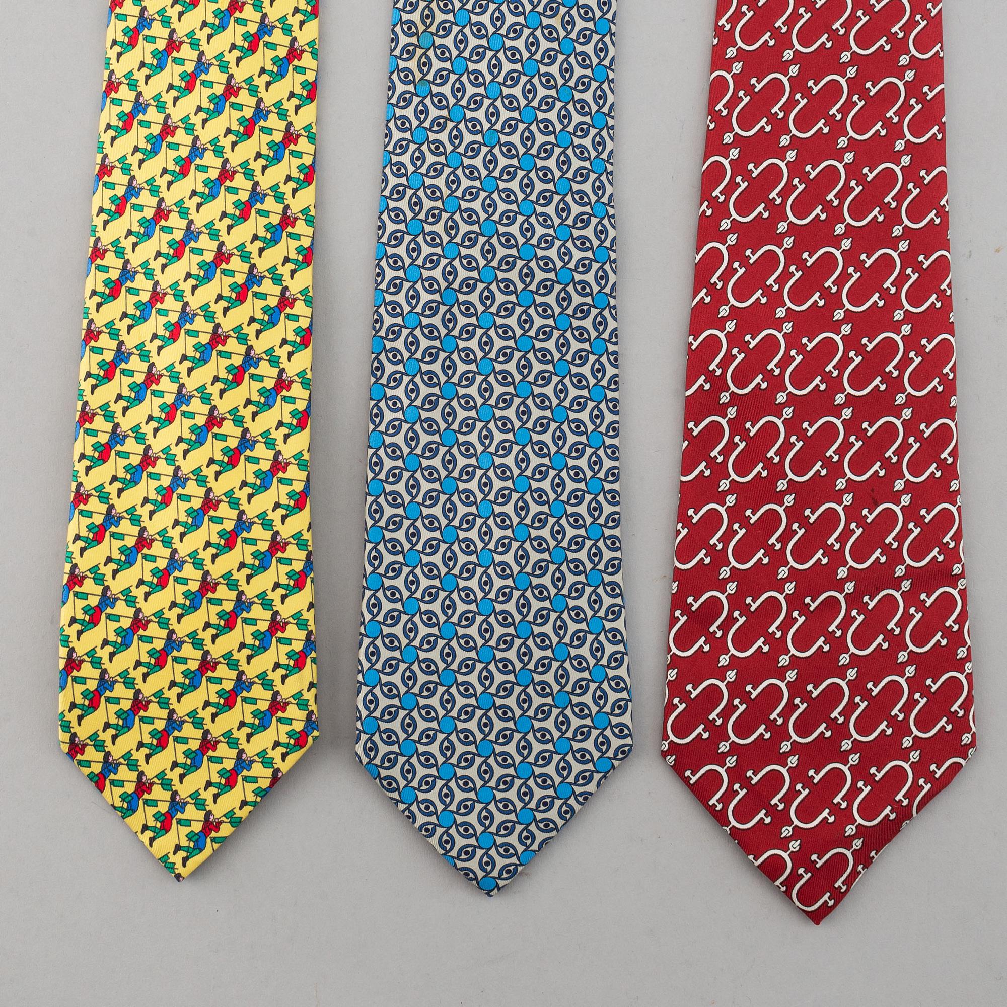 Hermès, 3 silk ties.