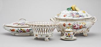 MATSERVIS, 154 delar. Porslin, rokokostil, Bavaria.