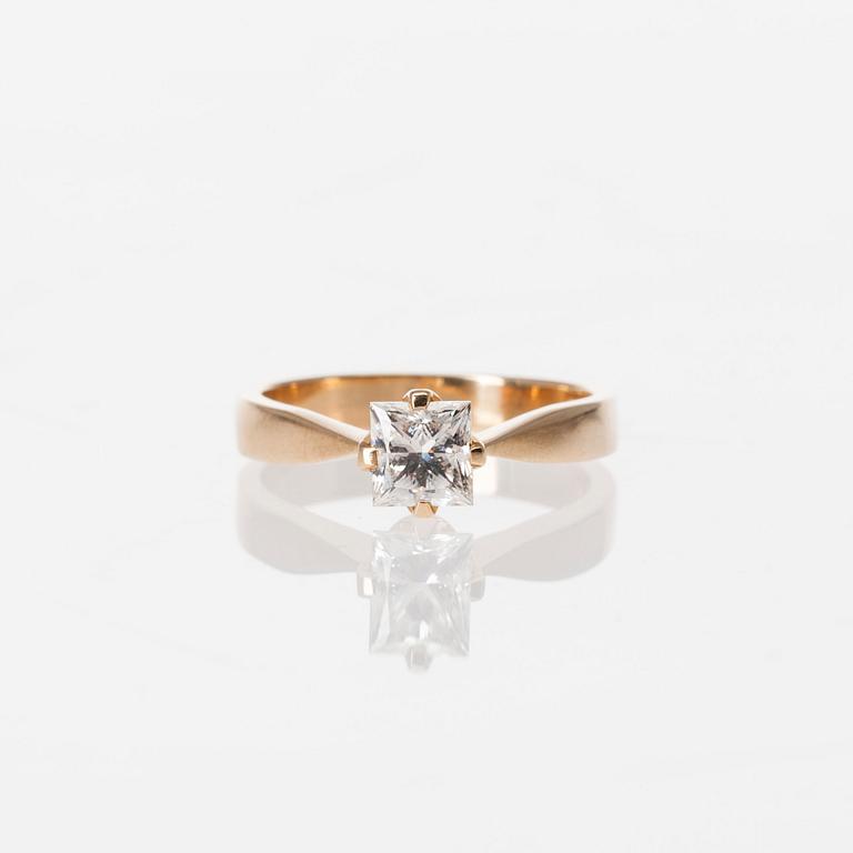 RING, 14K guld, diamant 1,01 ct H / VS1 enligt intyg. Vikt ca 3,9 g.