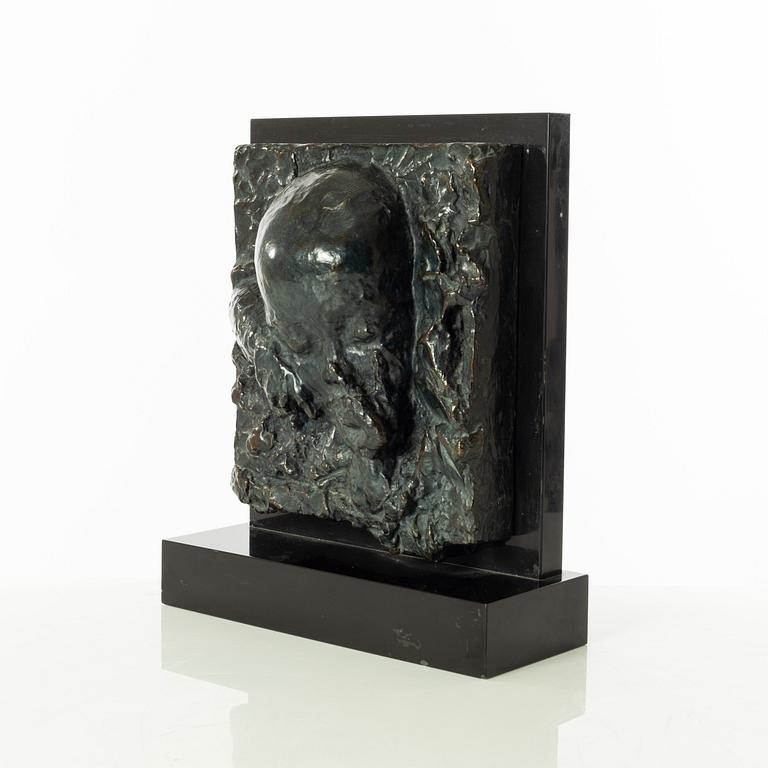 Gudmar Olovson, relief/skulptur. Signerad. Numrerad. Gjutarstämpel. Brons, total höjd 29 cm, längd 24 cm.