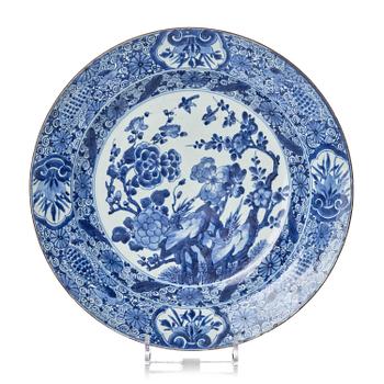 992. A blue and white dish, Qing dynasty, Kangxi (1662-1722).