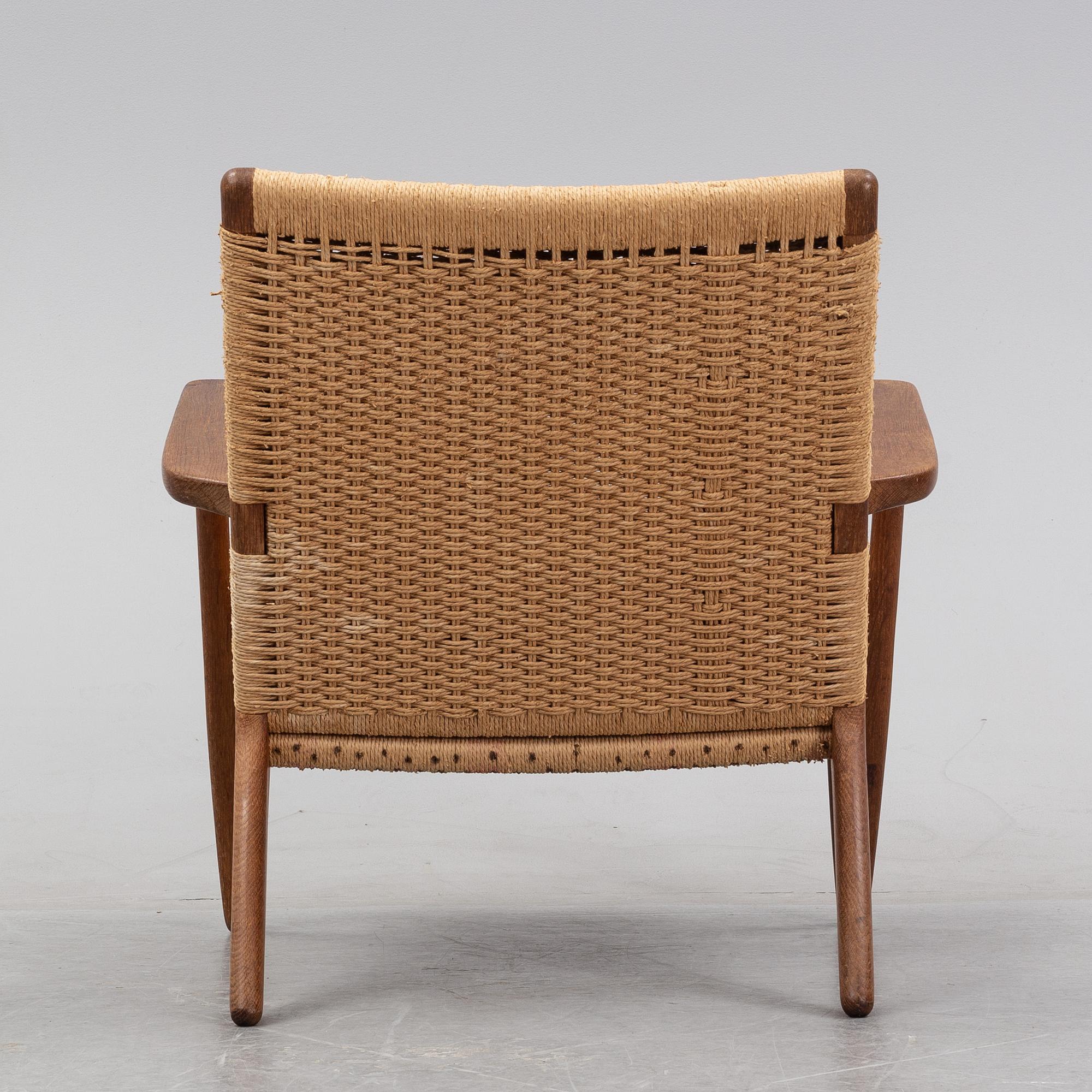 A model CH-25 easy chair by Hans J Wegner.