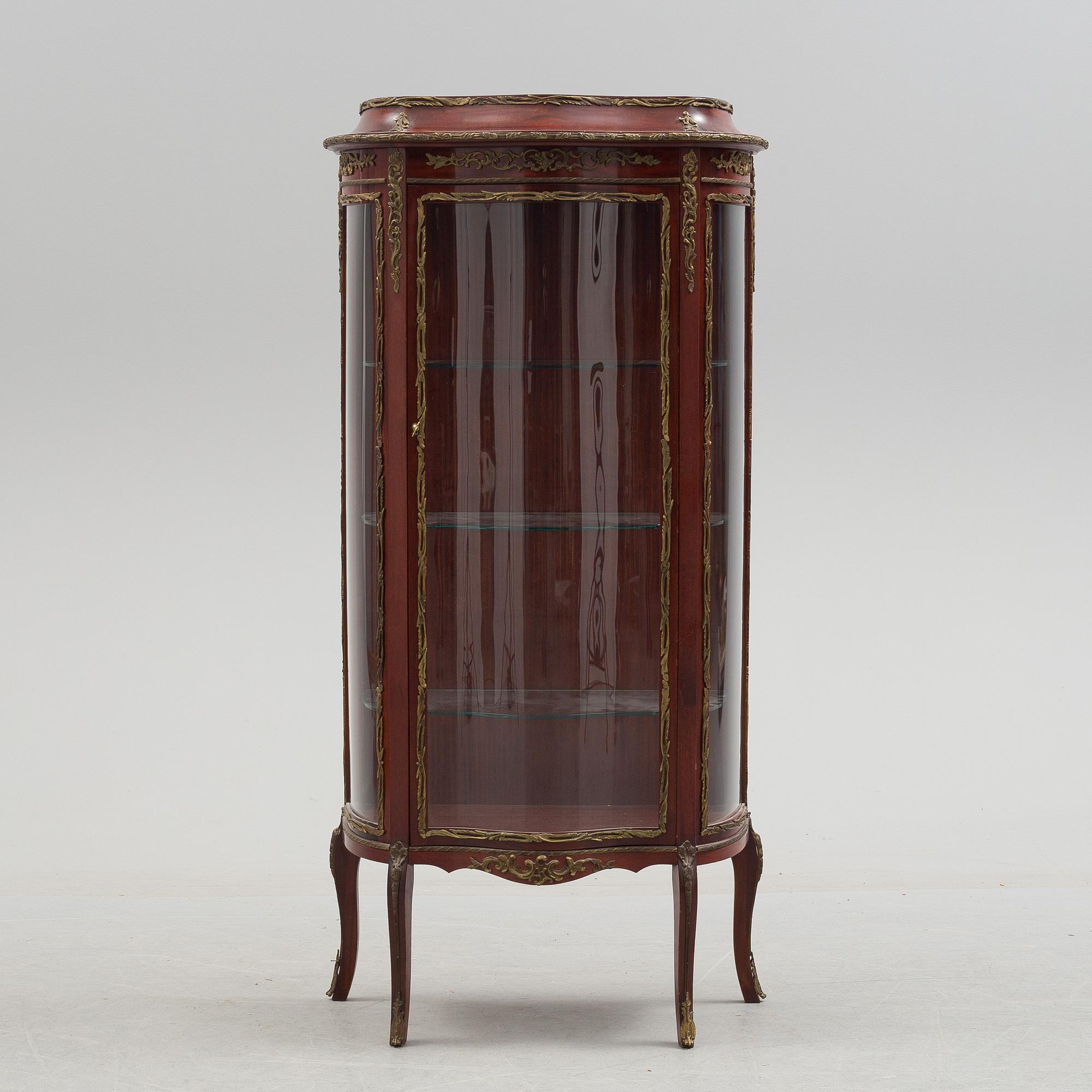 A Louis XV style cabinet, first half of the 20th century.