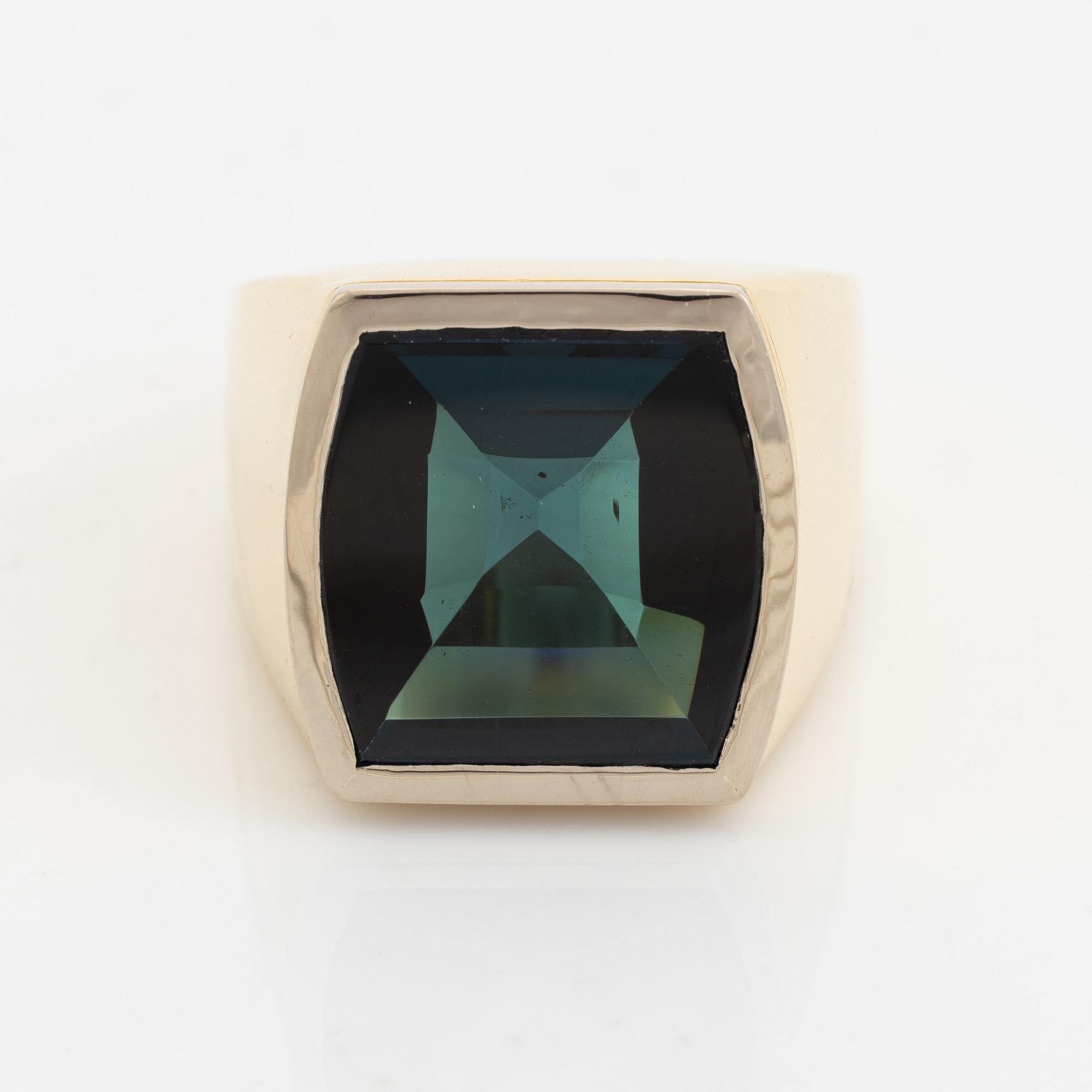 18K gold and mixed cut tourmaline ring.