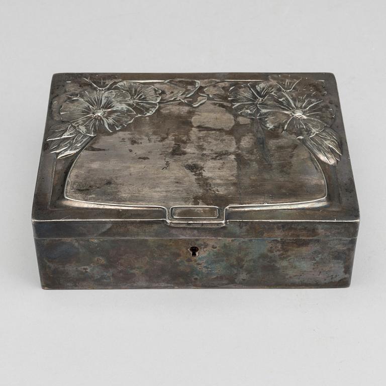 SMYCKESKRIN, NYSILVER, JUGEND.