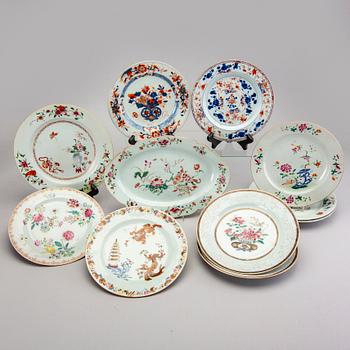 A set fo 11 different Chinese Qianlong porcelain plates.