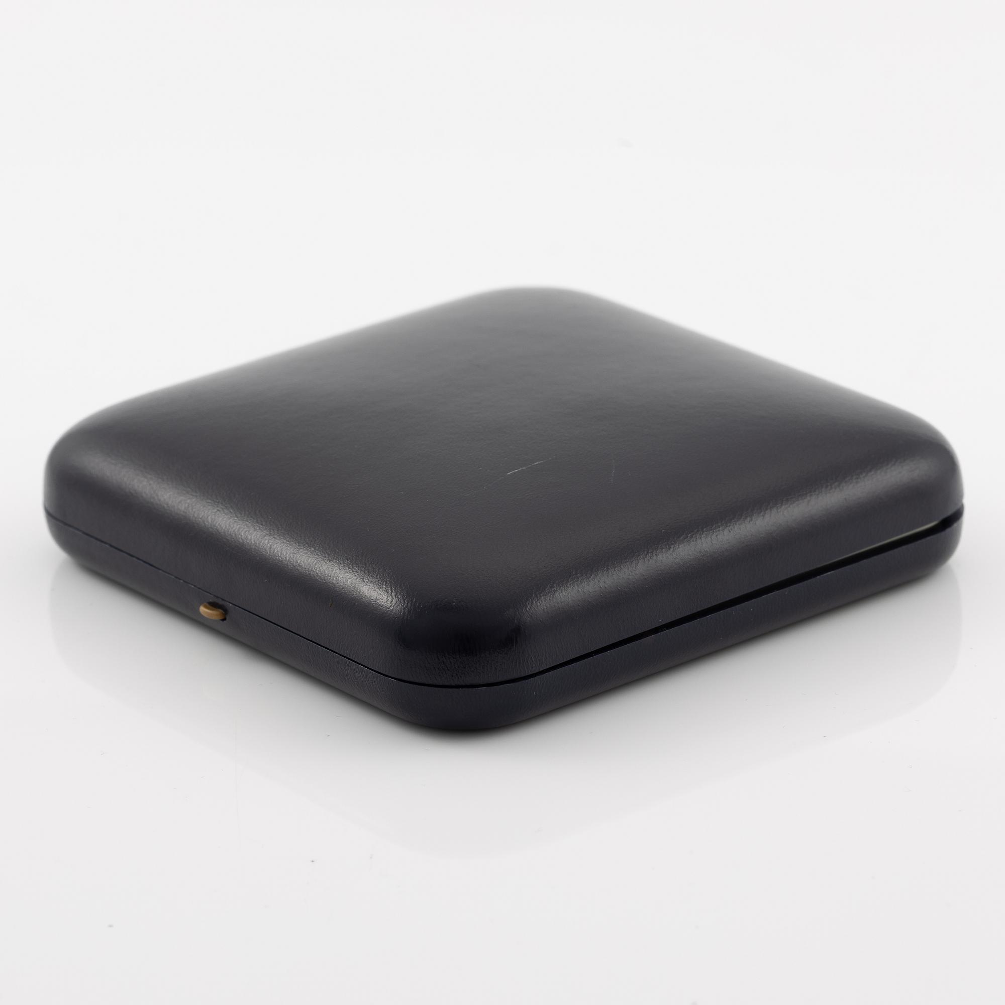 Necklace 18K gold with cabochon-cut sapphires.