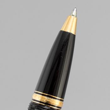 A Montblanc 'Bohème Vert' ballpoint pen.