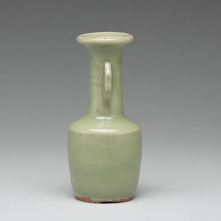 A mallet shaped celadon glazed vase, Yuan/Ming dynasty.