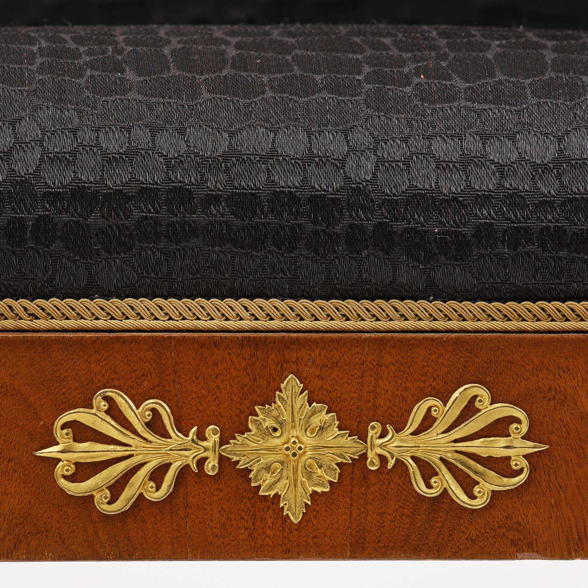 Karmstolar, ett par, Stockholmsarbeten 1800-talets första hälft, Empire.