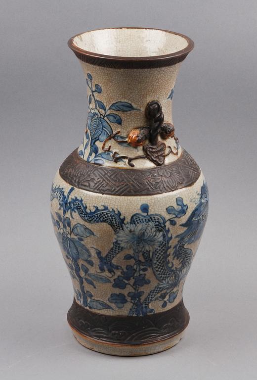 VAS, porslin, Kina, ca 1920-tal.