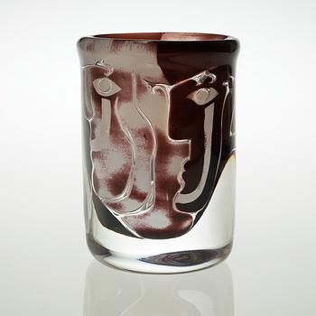 An Ingeborg Lundin Ariel glass vase, Orrefors 1977.