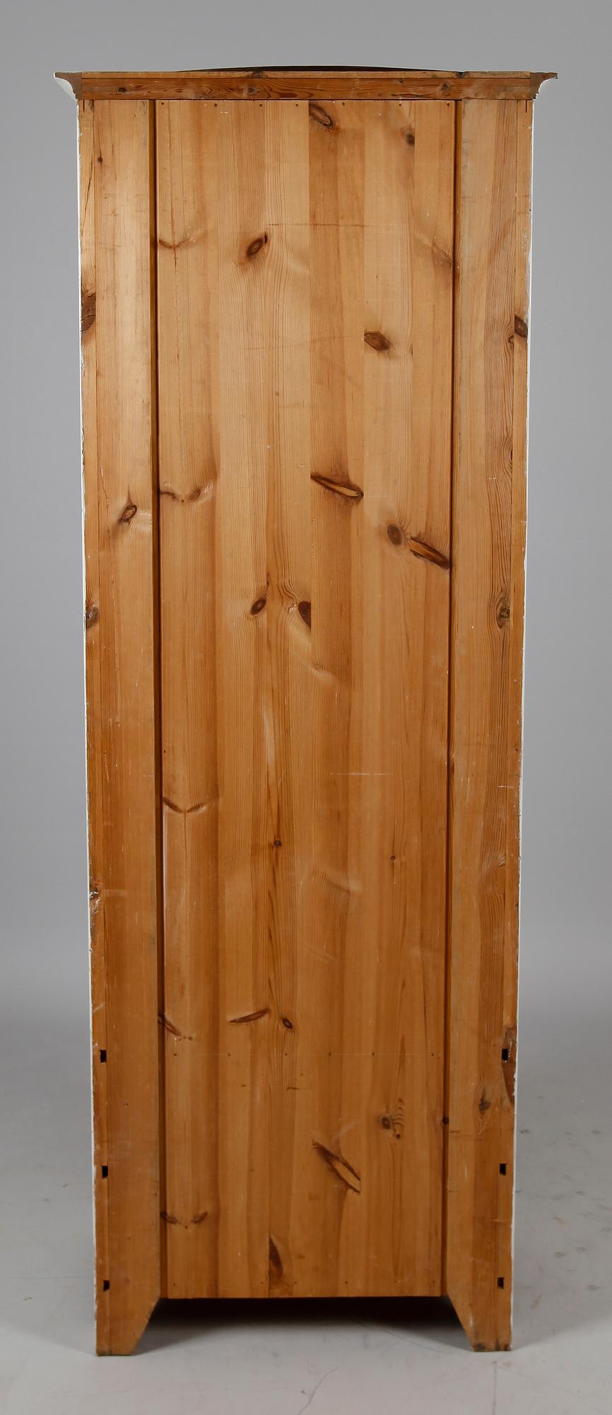 GARDEROBSSKÅP, tidigt 1900-tal.