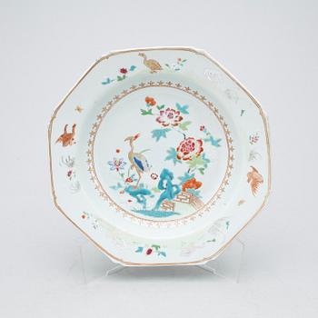 TALLRIKAR, 2+1+1 st, porslin Kina, Qing dynastin, Qianlong (1735-1796).