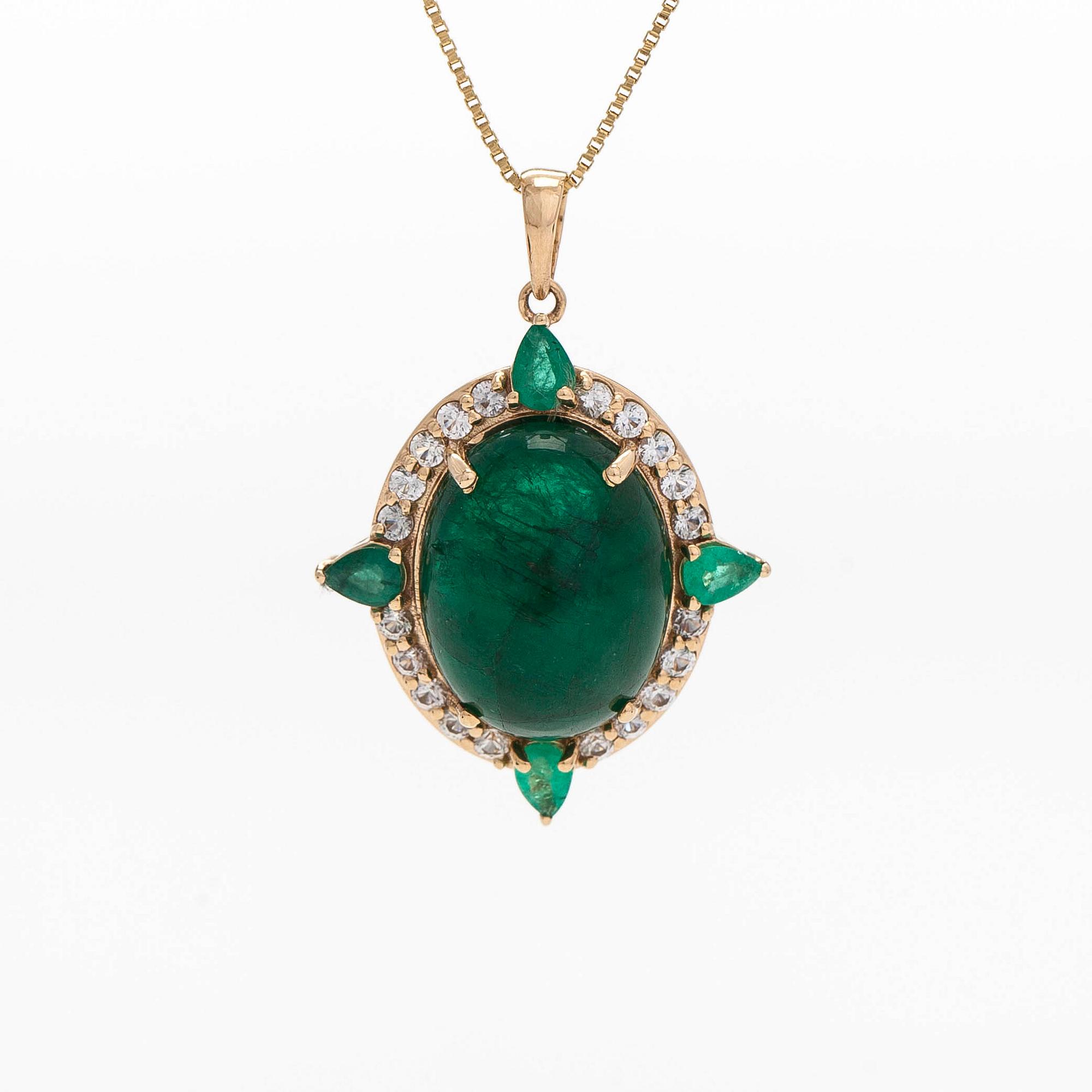 Halsband med hänge, 14K guld, smaragder och vita safirer. IGI sertifikat medföljer.