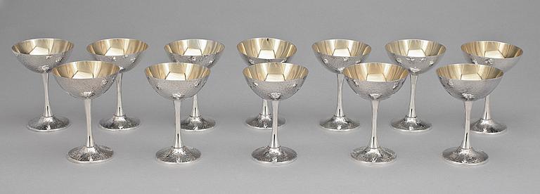 COCKTAIL COUPS, 12 st, sterlingsilver, 1900-talets mitt. Tot vikt ca 1370 g.